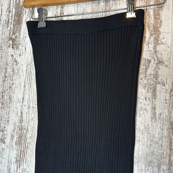 Charlie Holiday rib maxi skirt in black size small - Picture 9 of 9